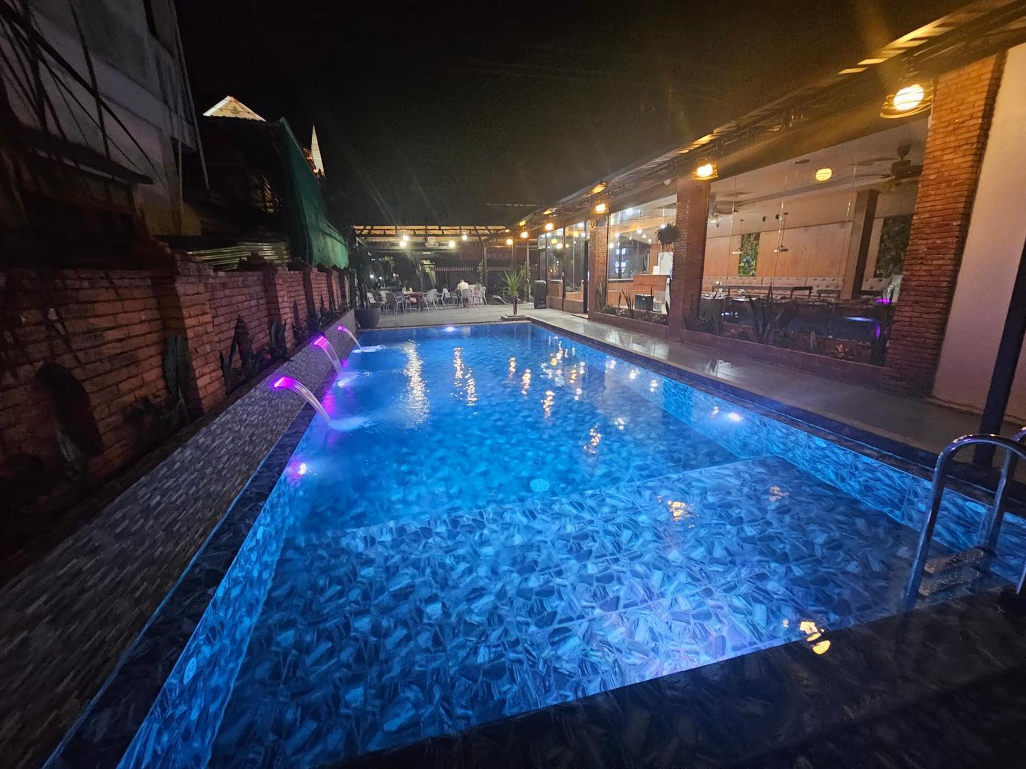 Win Hotel Vang Vieng Buitenkant foto