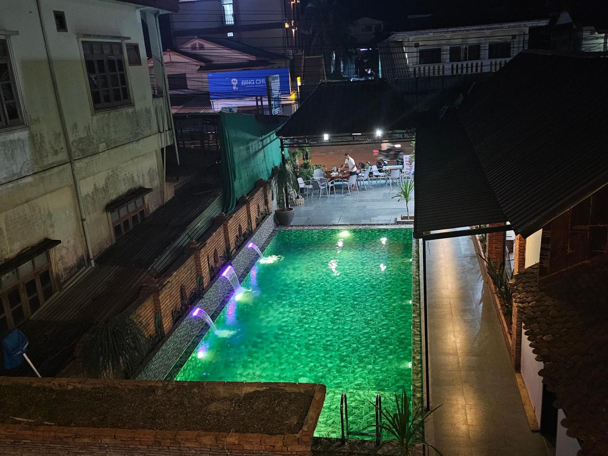 Win Hotel Vang Vieng Buitenkant foto