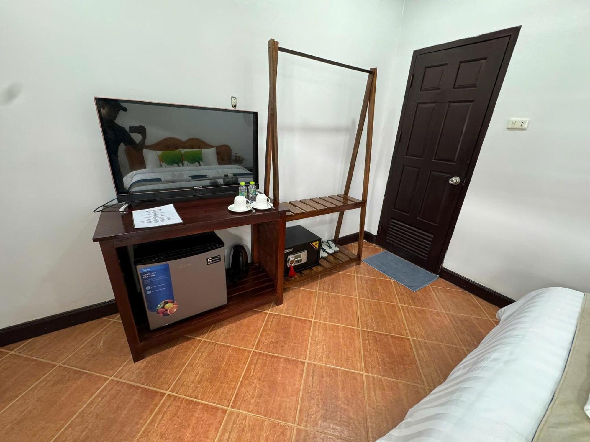 Win Hotel Vang Vieng Buitenkant foto