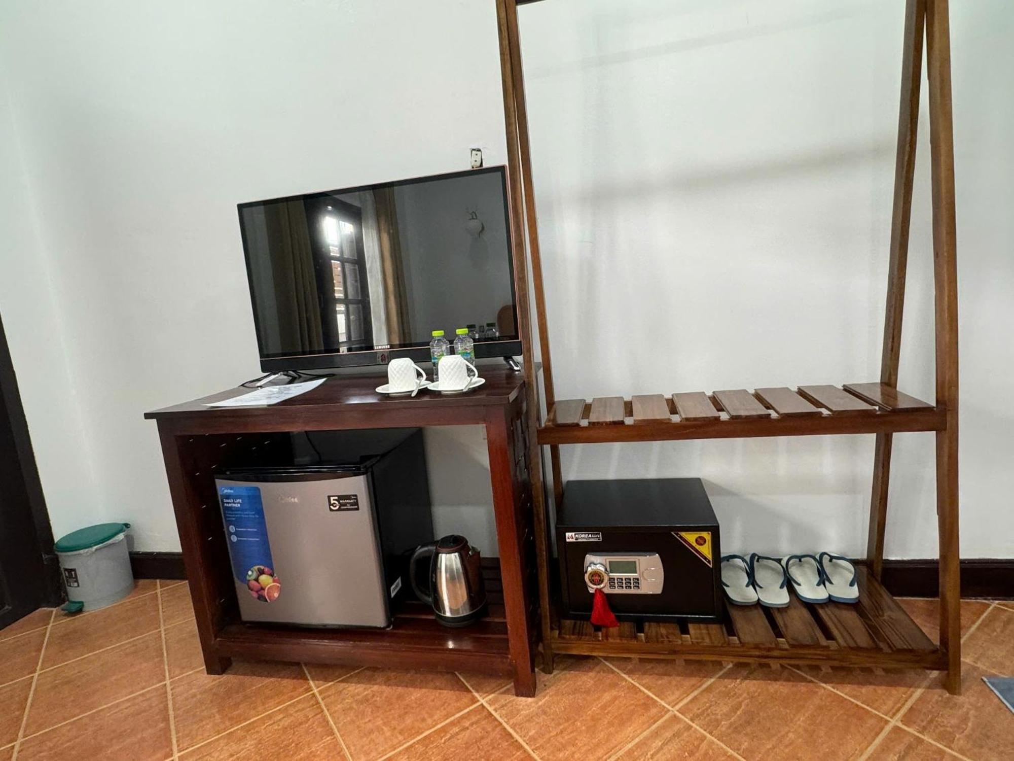 Win Hotel Vang Vieng Buitenkant foto