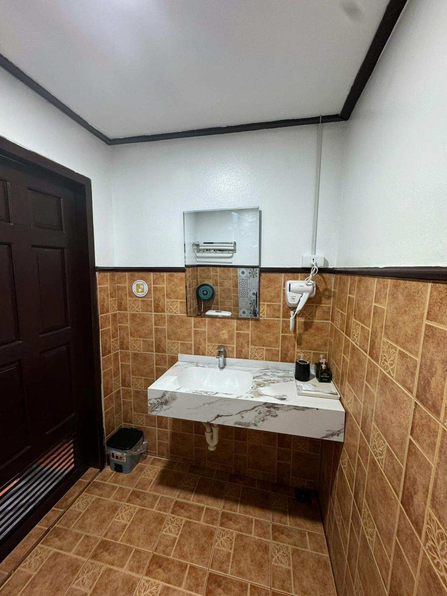 Win Hotel Vang Vieng Buitenkant foto