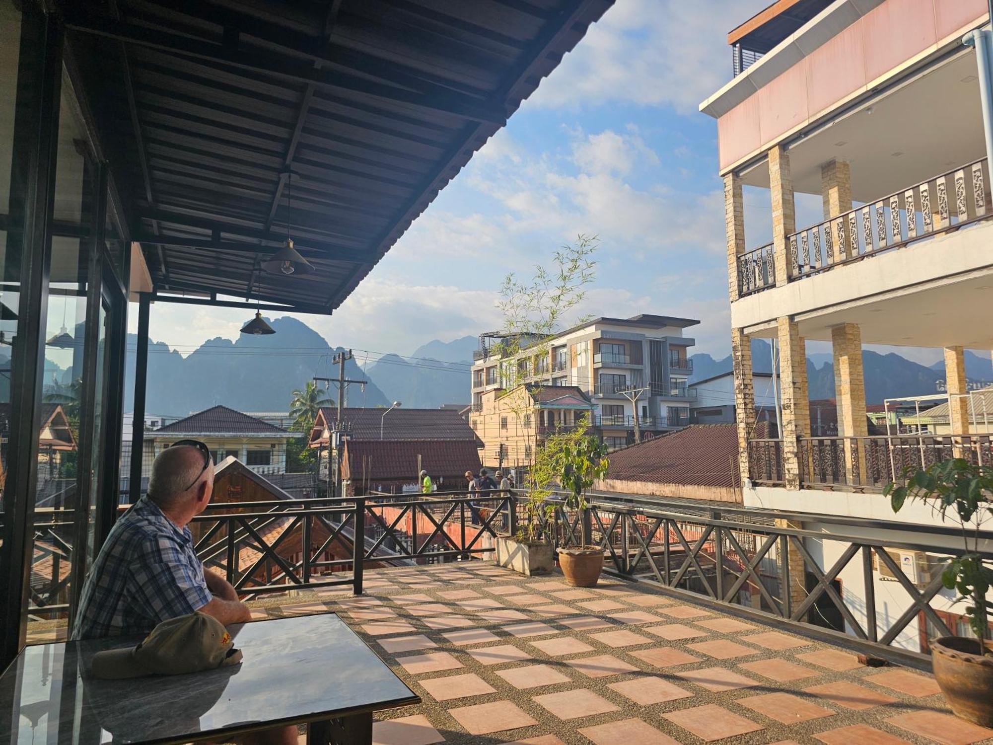 Win Hotel Vang Vieng Buitenkant foto